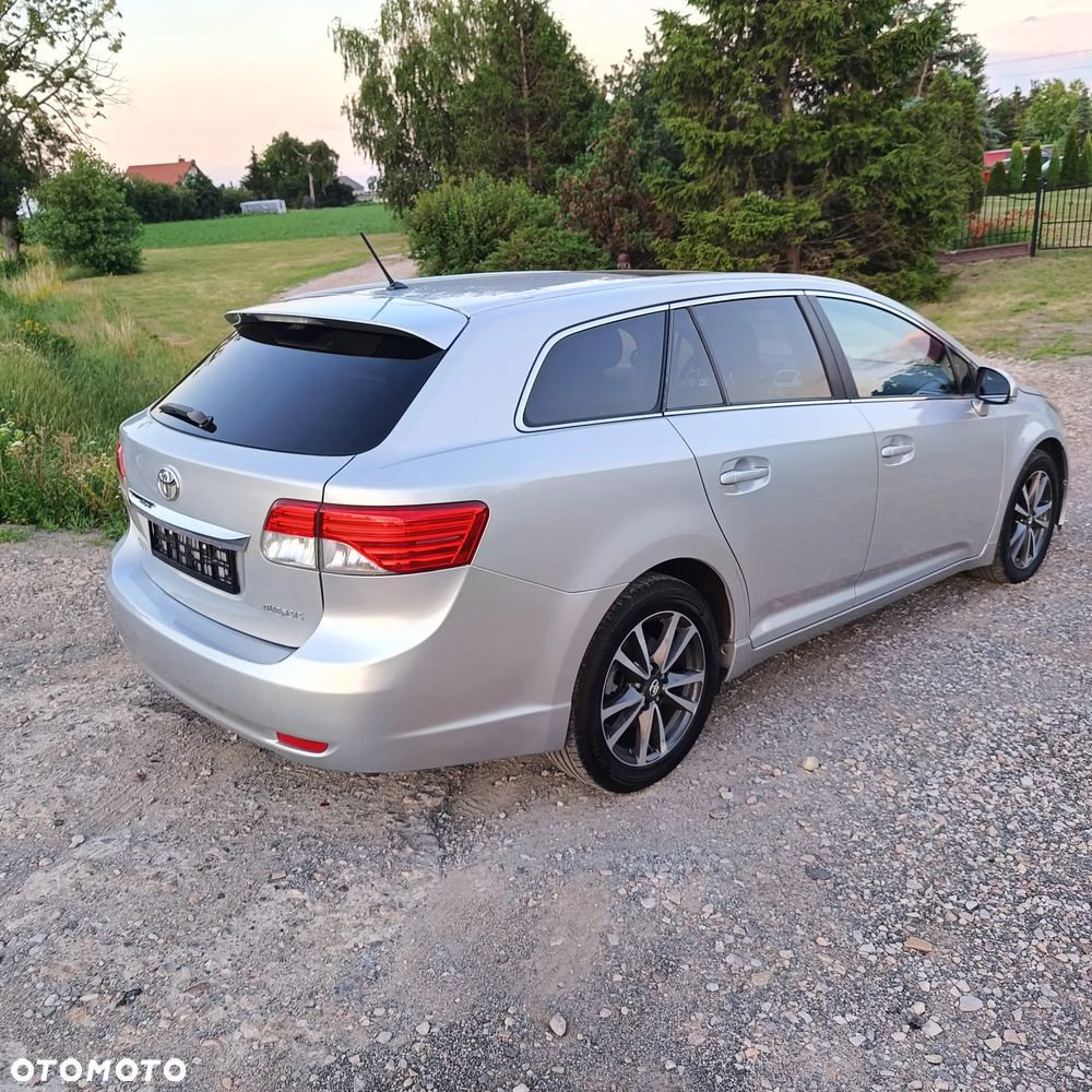 Toyota Avensis 2.0 D-4D Comfort - 6