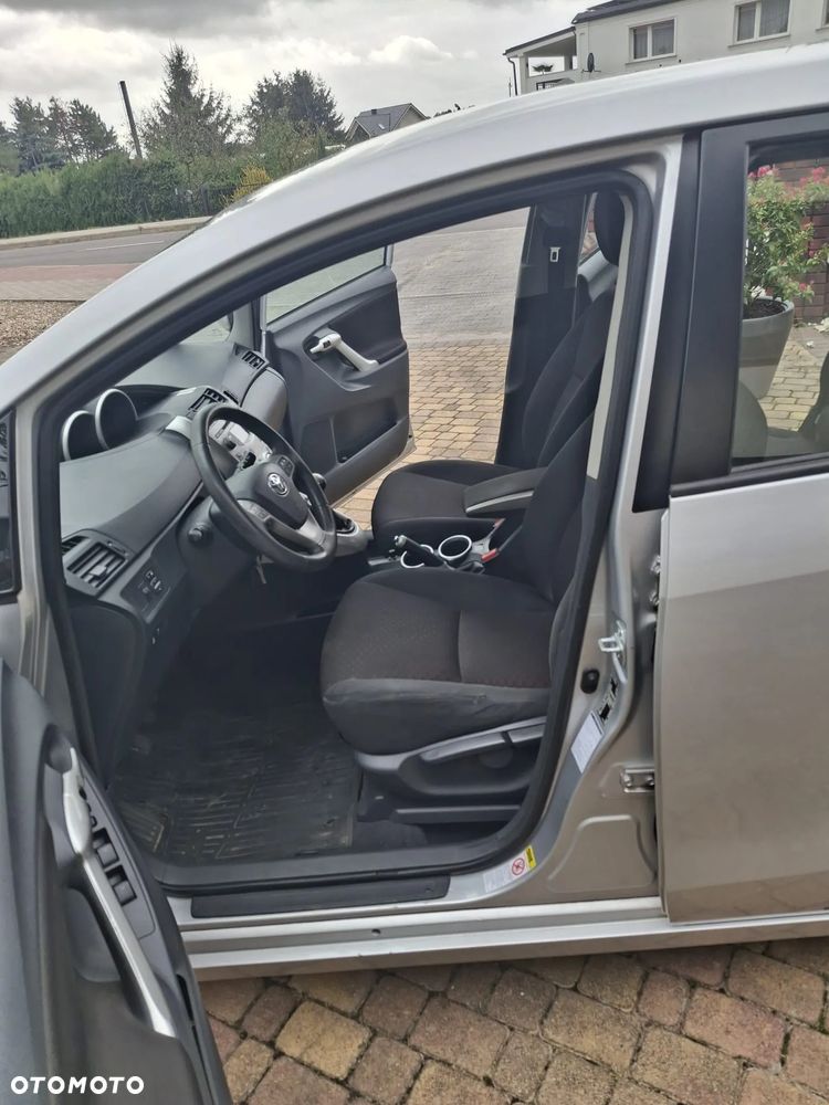 Toyota Verso 2.0 D-4D - 11