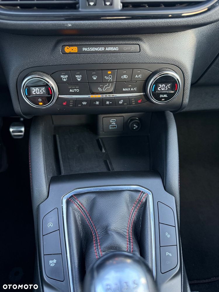 Ford Kuga 2.0 EcoBlue Hybrid ST-LINE X - 19
