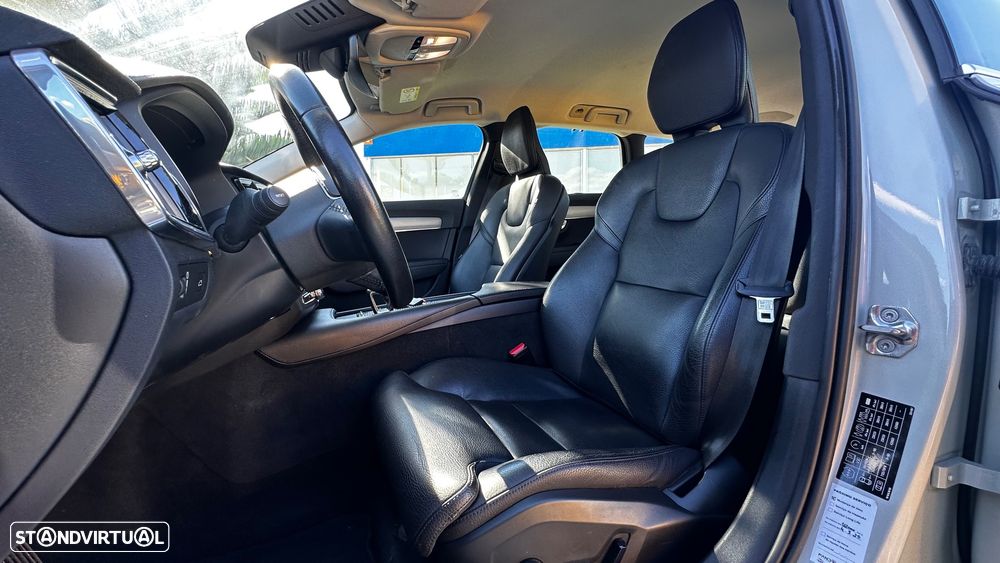 Volvo V90 2.0 B4 Momentum Plus Geartronic - 21