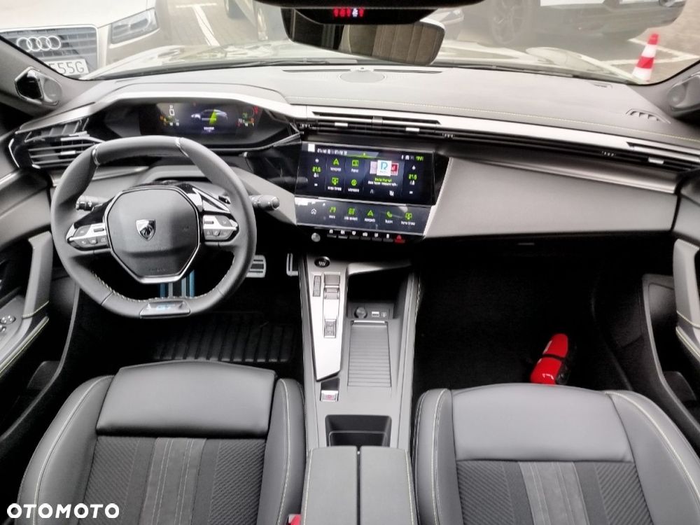 Peugeot 408 - 22
