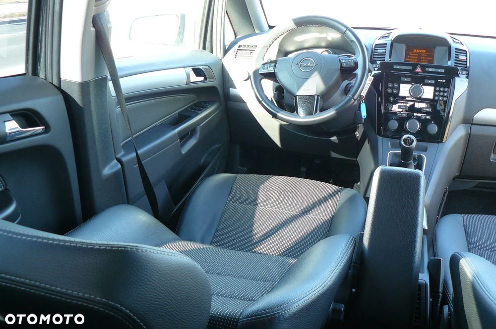 Opel Zafira - 20