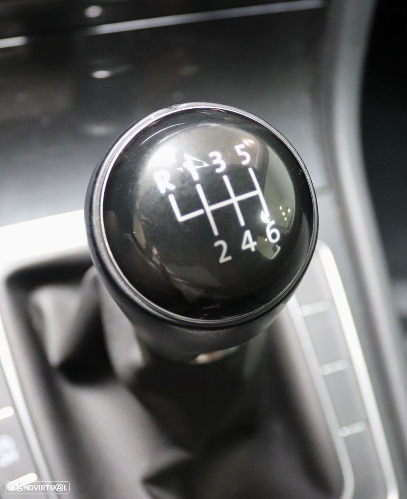 VW Golf 1.0 TSI Trendline Pack - 21