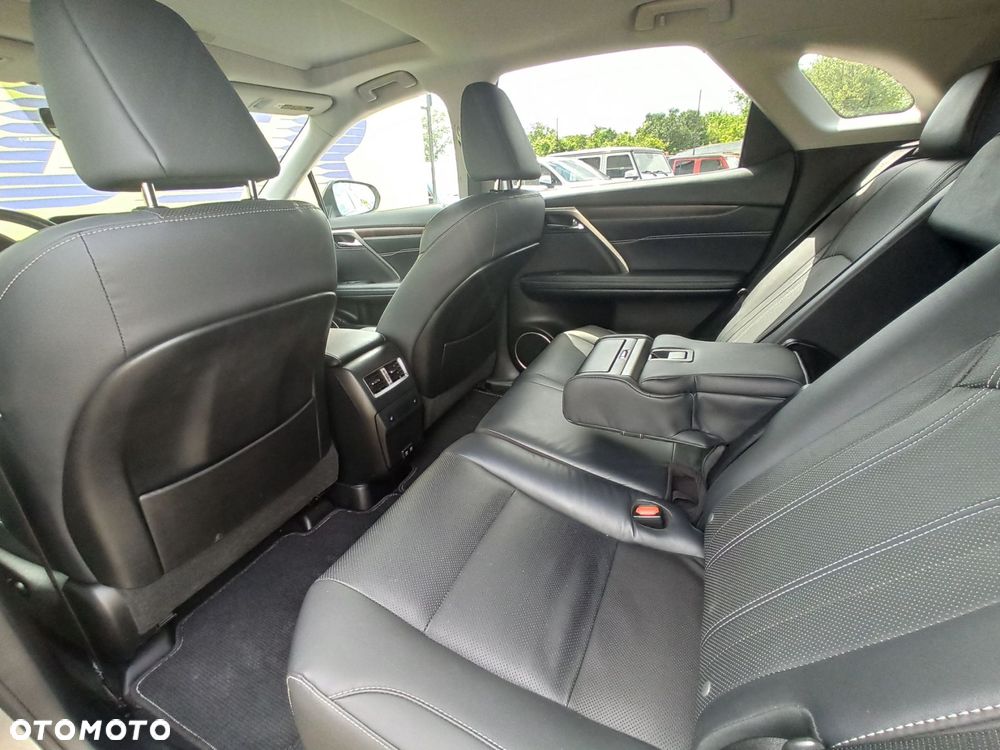 Lexus RX - 9