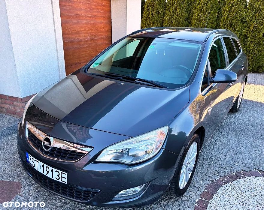 Opel Astra 1.4 Turbo 150 Jahre - 10