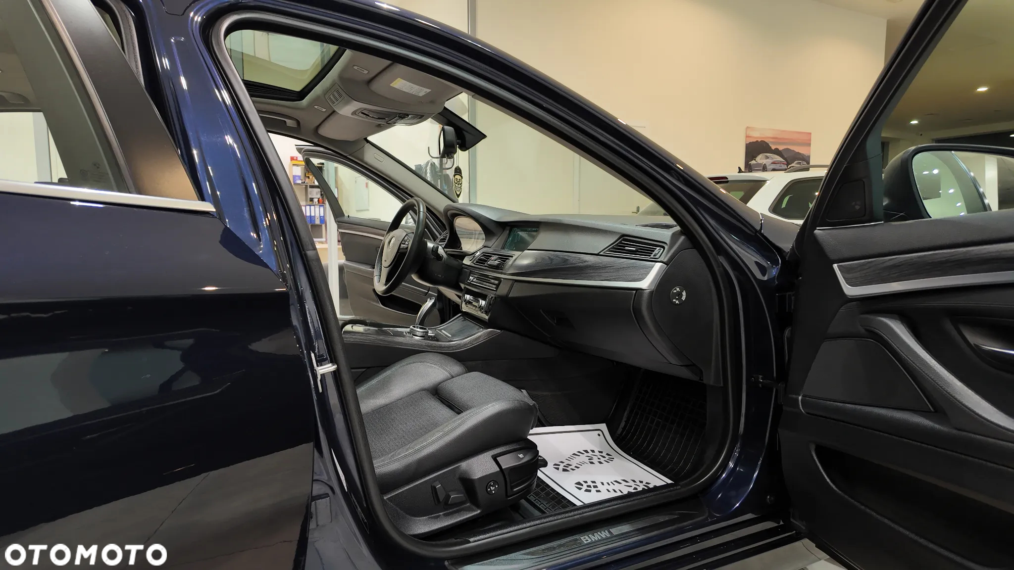 BMW Seria 5 520d - 24