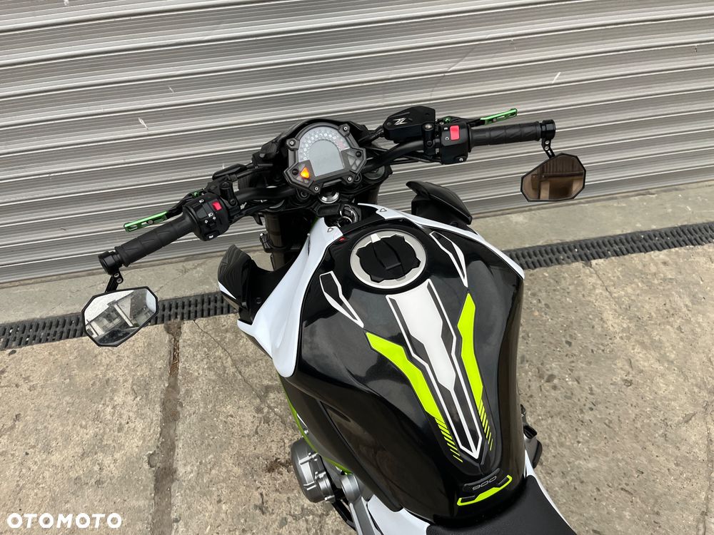 Kawasaki Z 900 - 11