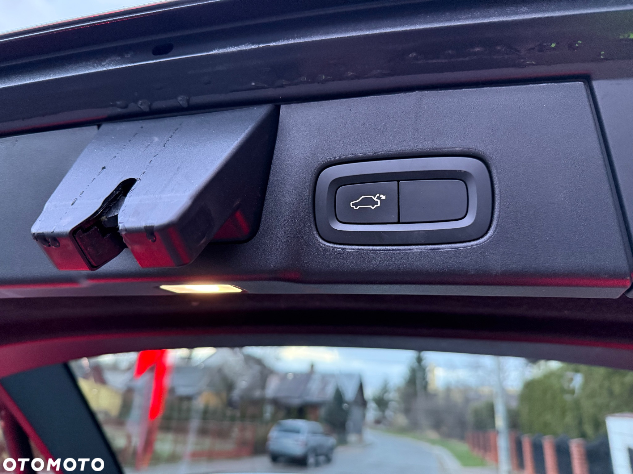 Volvo V90 D5 AWD Momentum - 32