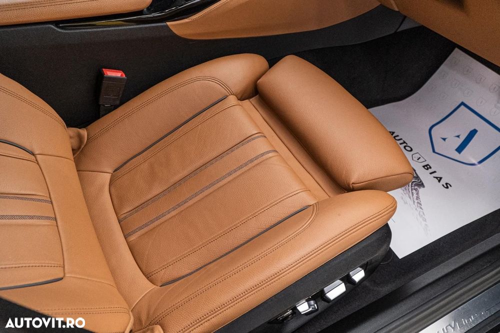 BMW Seria 5 530e Aut. Luxury Line - 40