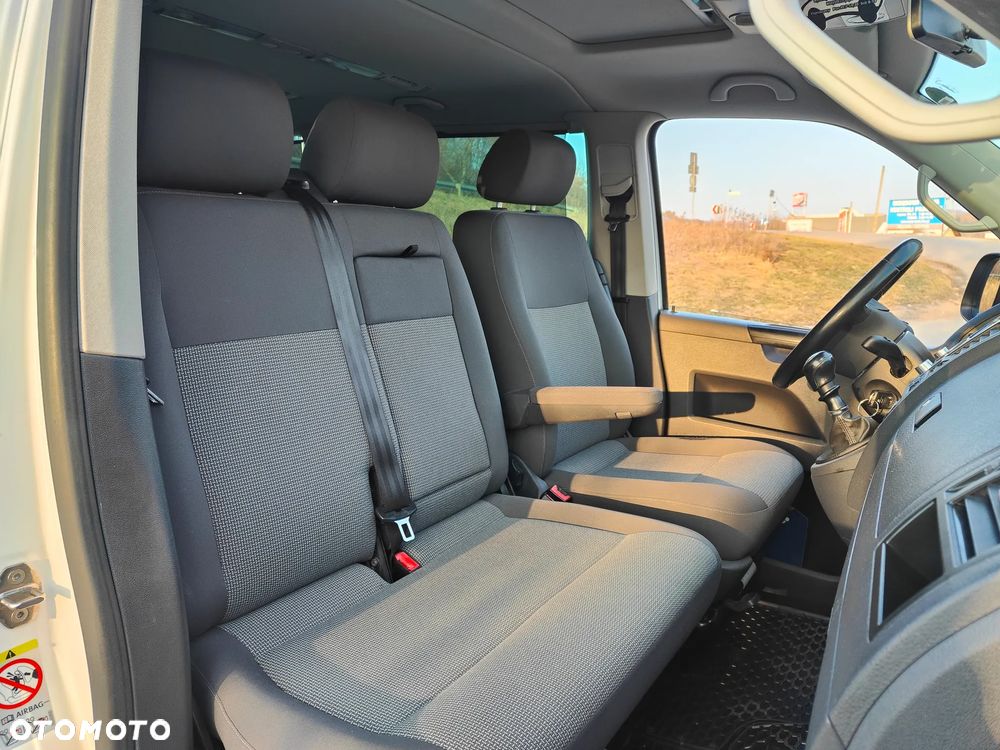 Volkswagen Caravelle - 27