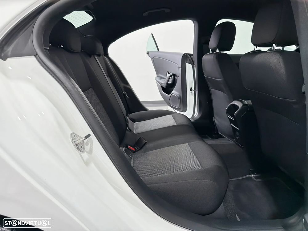 Mercedes-Benz CLA 180 d Progressive Aut. - 42