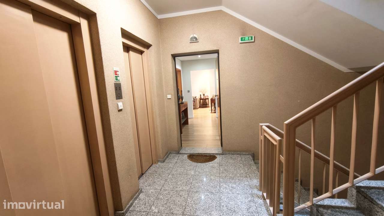 Apartamento T3 "Como Novo" C/ 138 m2 área total em Maximinos - Braga - Grande imagem: 3/28