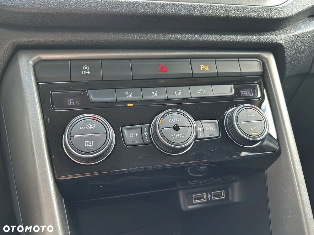 Volkswagen T-Roc 1.0 TSI Advance - 27