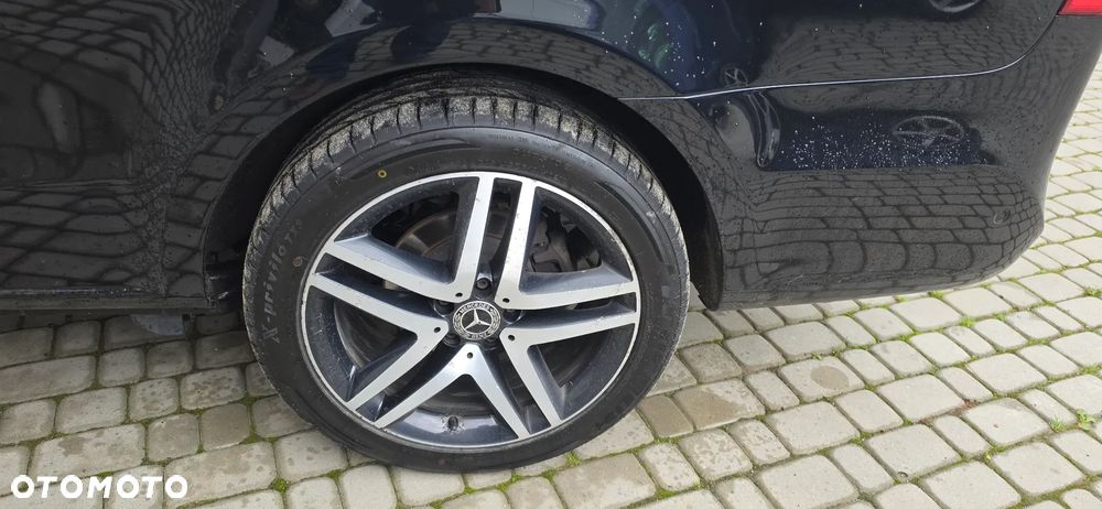 Mercedes-Benz Klasa V - 33