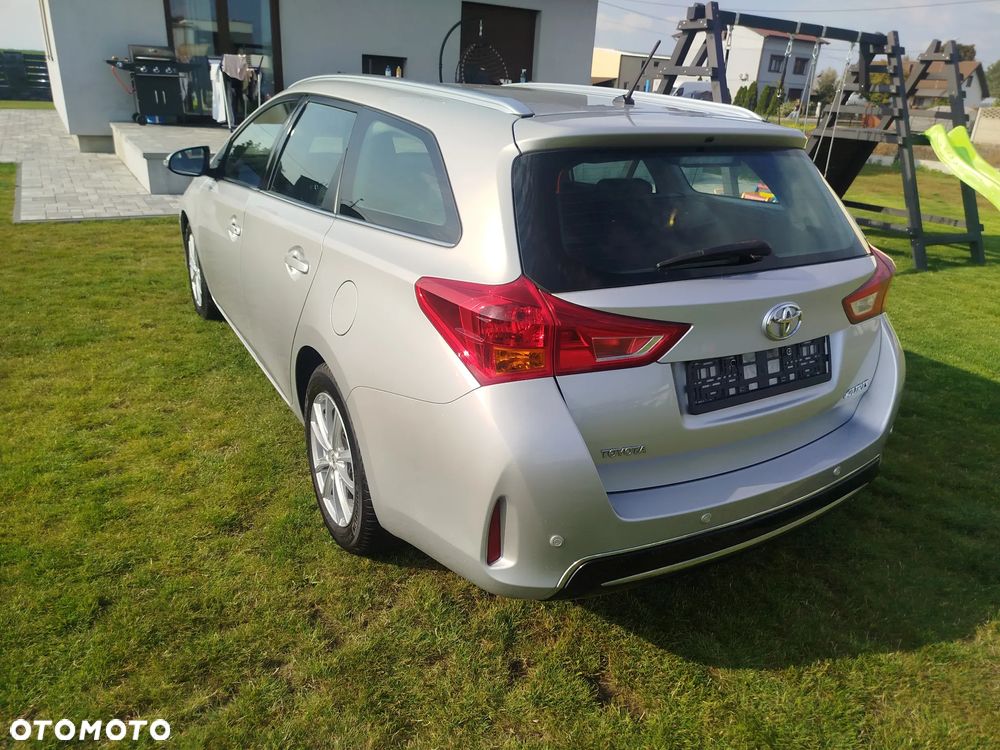 Toyota Auris - 11