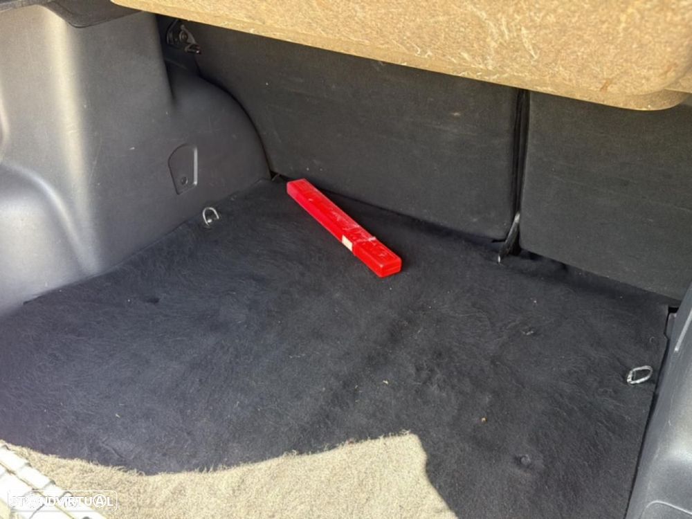 Dacia Duster 1.5 dCi Prestige - 16