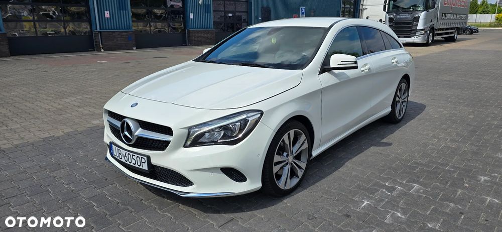Mercedes-Benz CLA 200 7G-DCT Urban - 1