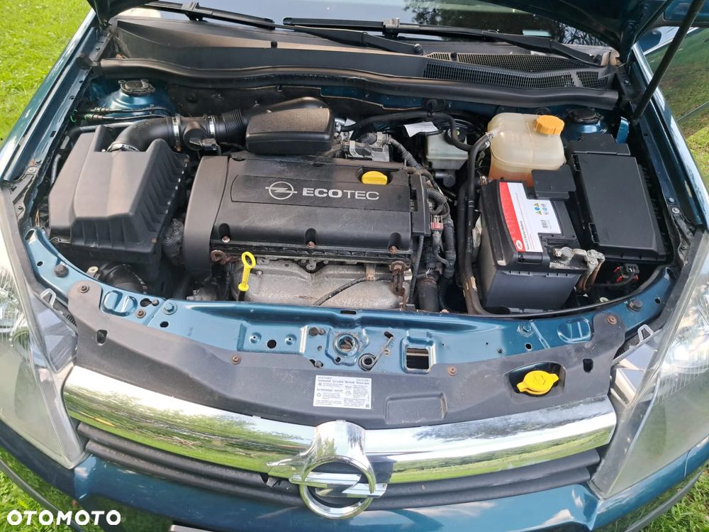 Opel Astra 1.6 Essentia - 21