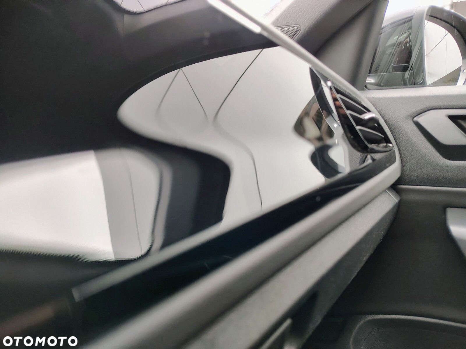 Volkswagen T-Roc - 30