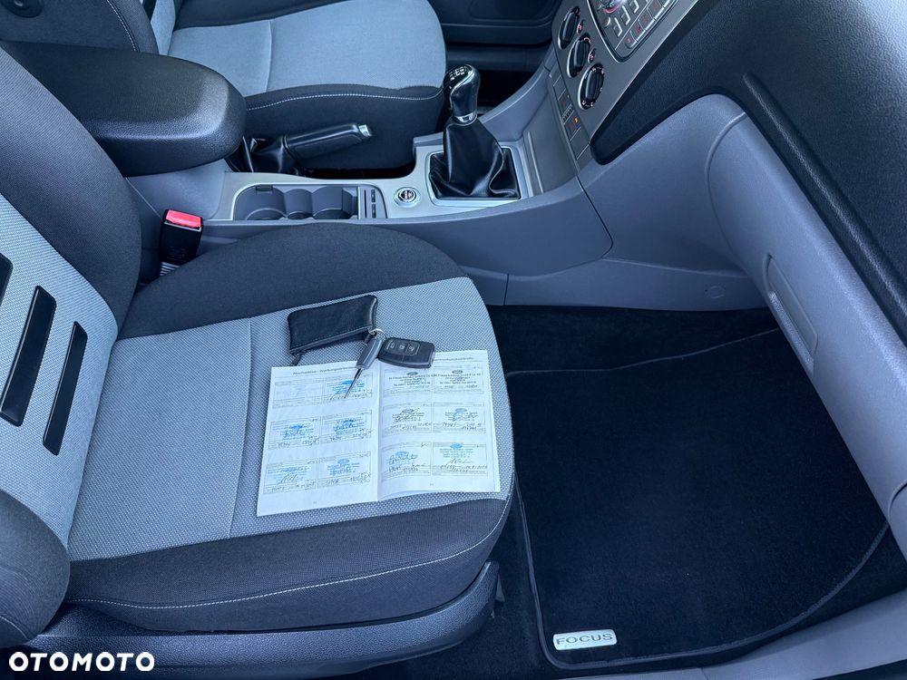 Ford Focus 1.6 Comfort X / 100 - 8