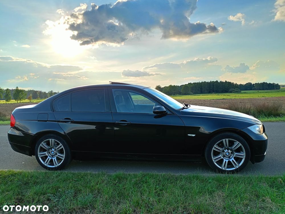 BMW Seria 3 318i - 1