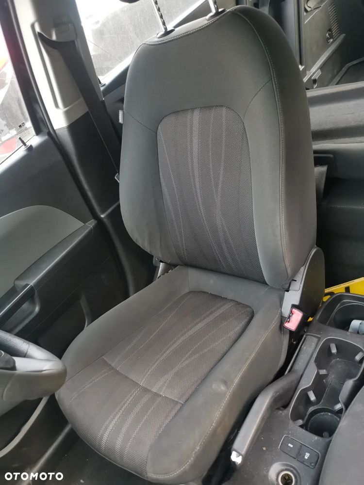 Częsci Chevrolet Aveo T300 2011 Lakier GAR - 31