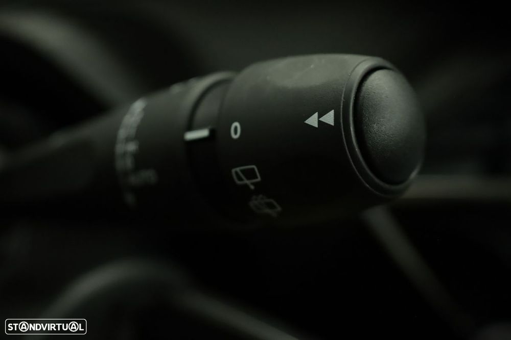 Peugeot 2008 1.2 PureTech Allure - 19