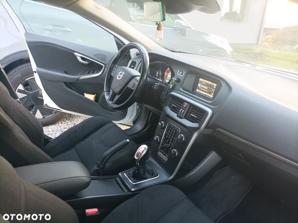 Volvo V40 D2 - 15