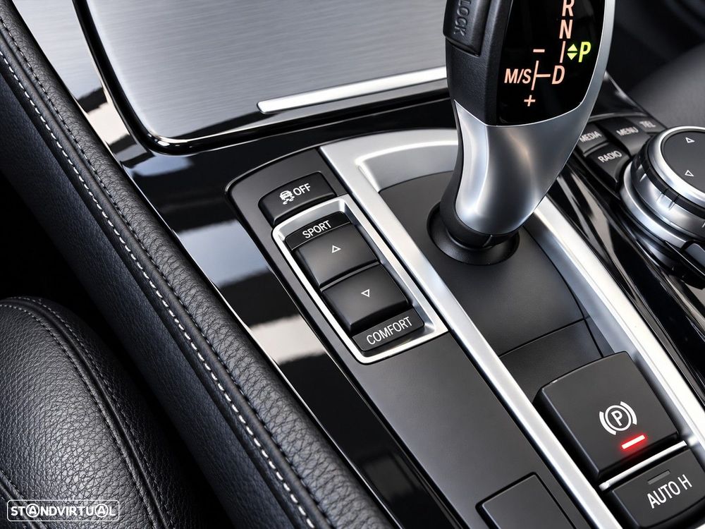 BMW 520 d Pack Desportivo M Auto - 51