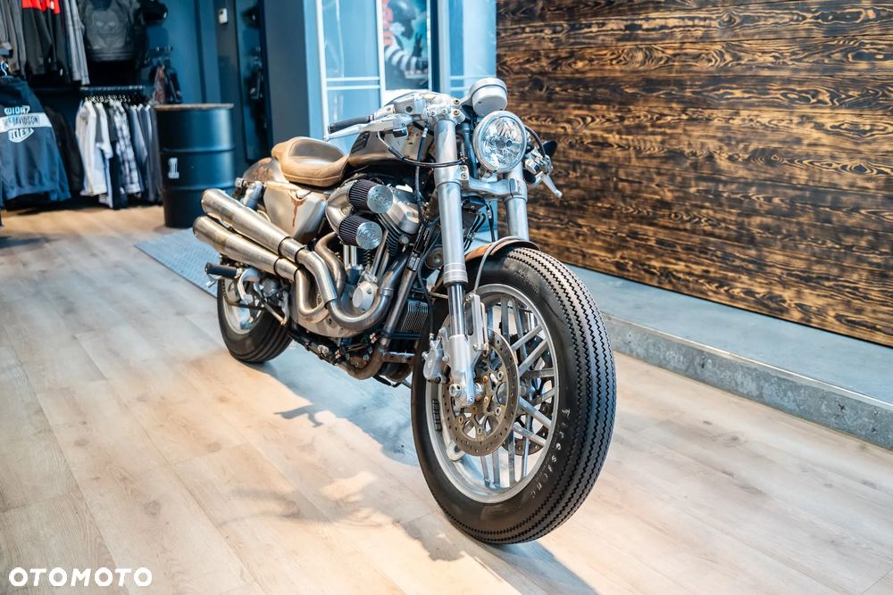 Harley-Davidson Sportster Roadster 1200R - 2