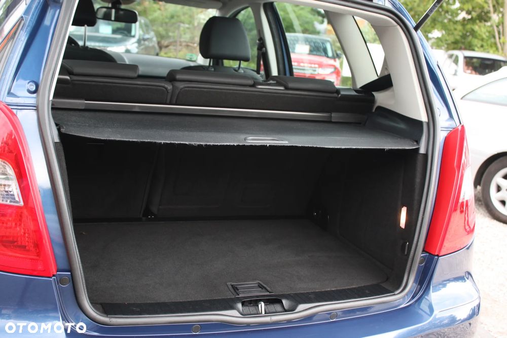 Mercedes-Benz Klasa A 180 BlueEFFICIENCY Elegance - 17