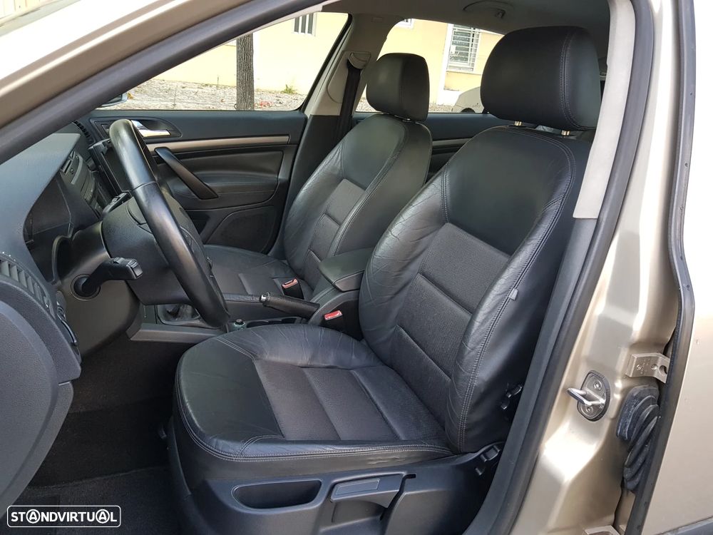 Skoda Octavia 1.6 Elegance - 26