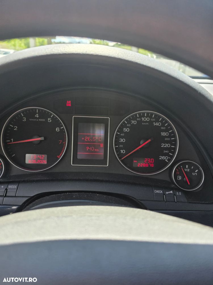Audi A4 Limuzina - 12