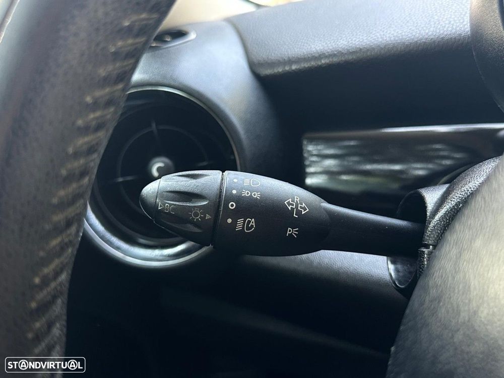 MINI 3 Portas Cooper D - 19