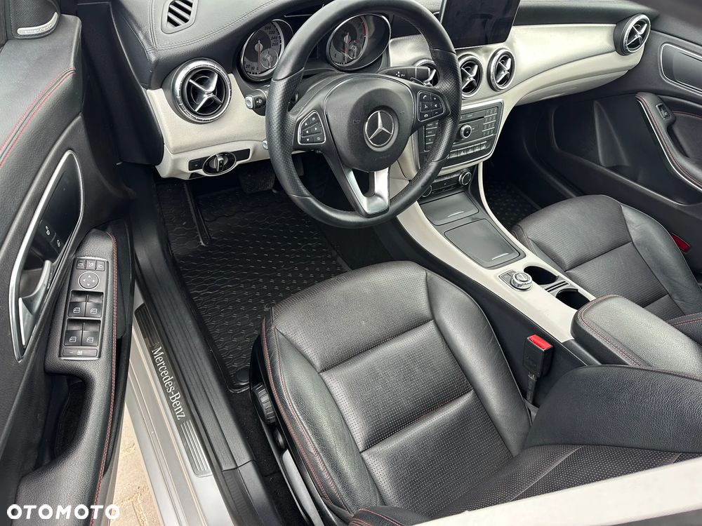 Mercedes-Benz CLA 200 7G-DCT Peak Edition - 14