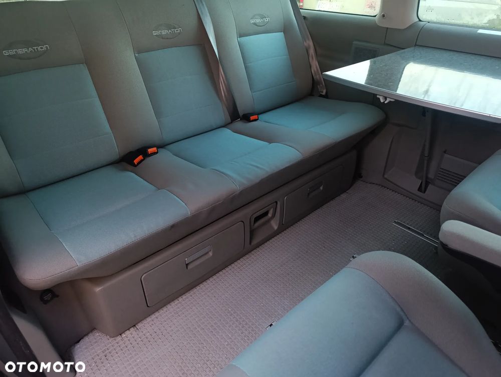 Volkswagen Multivan - 9