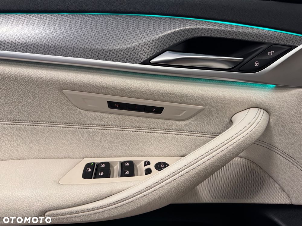 BMW Seria 5 520d xDrive M Sport sport - 14