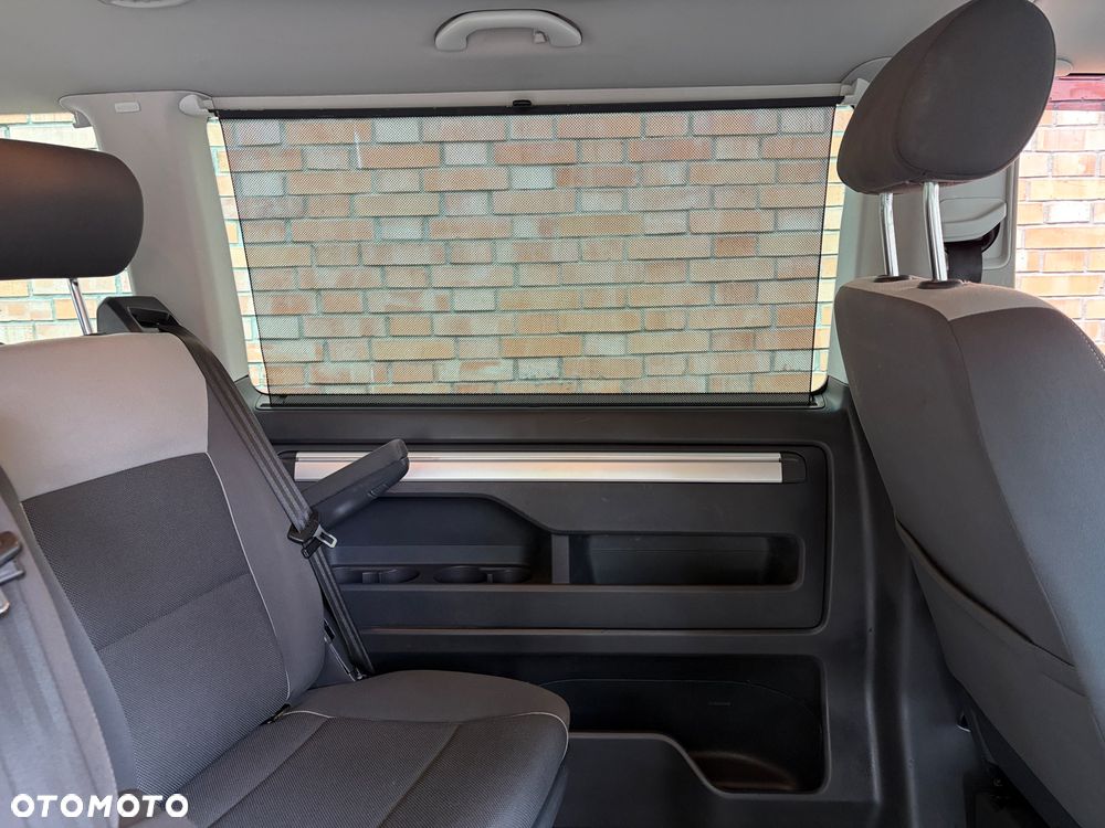 Volkswagen Multivan - 10