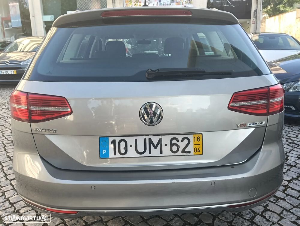 VW Passat Variant 1.6 TDI Highline DSG - 18