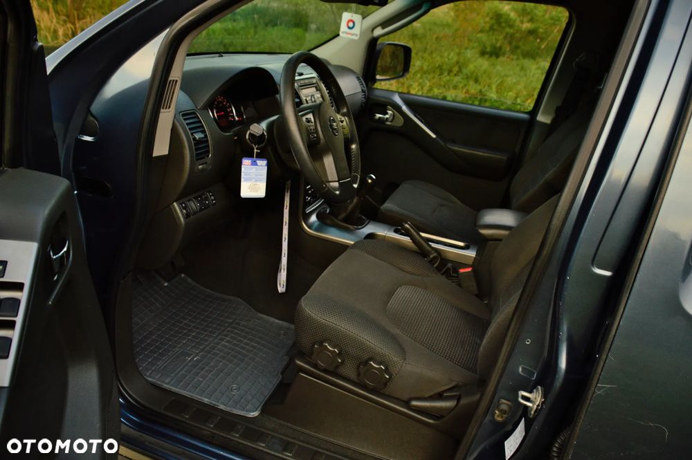 Nissan Pathfinder 2.5 dCi Comfort - 27
