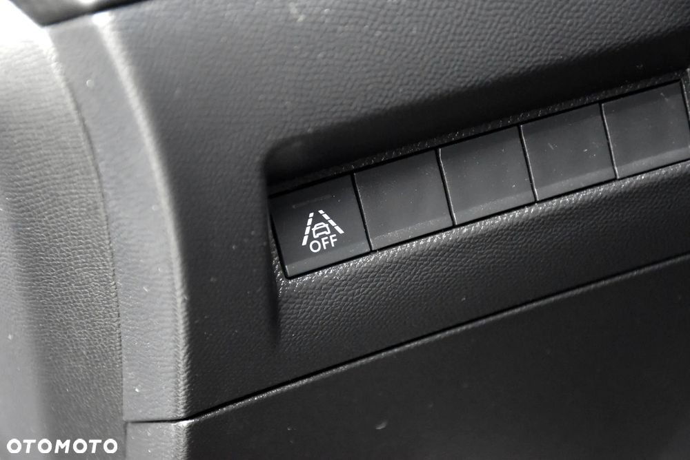 Peugeot 208 - 21