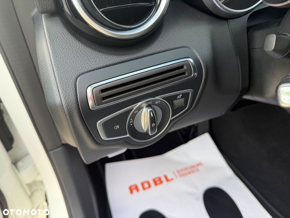 Mercedes-Benz Klasa C 200 9G-TRONIC - 26