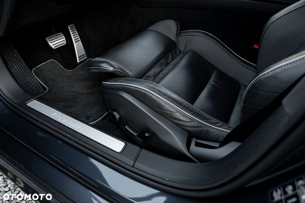 Volvo V60 B5 B R-Design - 18