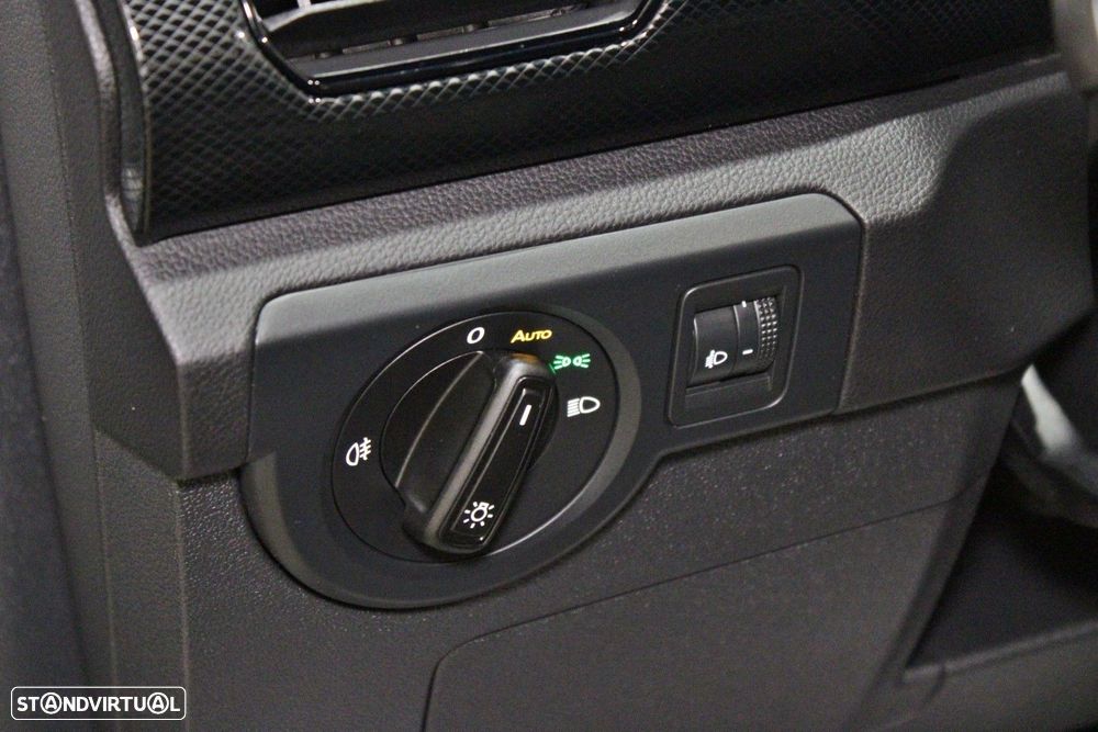 VW T-Cross 1.0 TSI Urban DSG - 38