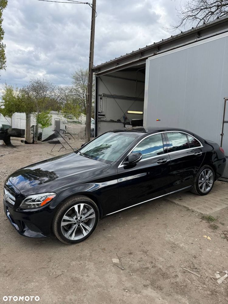 Mercedes-Benz Klasa C 300 4Matic 9G-TRONIC AMG Line - 1