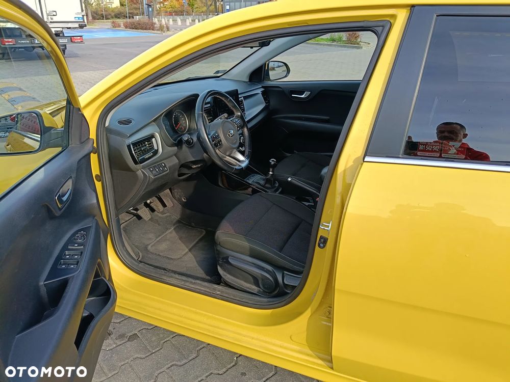 Kia Rio - 10