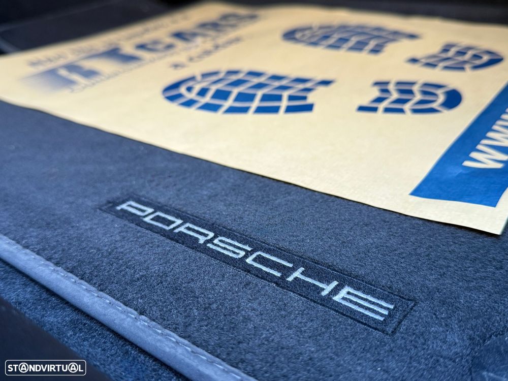 Porsche Taycan 4S - 18