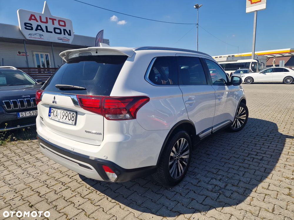 Mitsubishi Outlander 2.0 2WD CVT Diamant - 2
