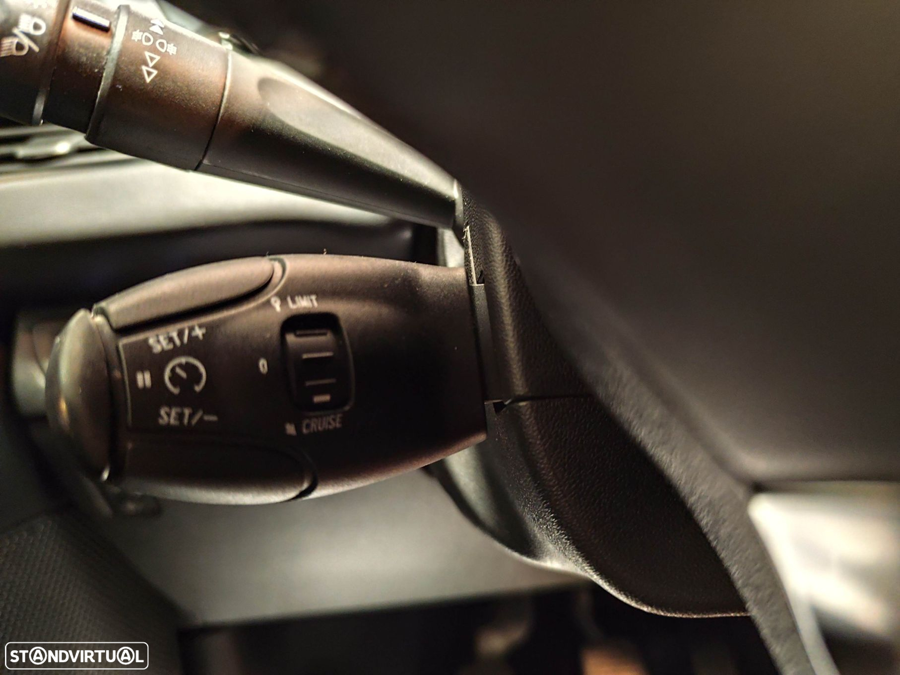 Peugeot 208 1.5 BlueHDi Signature - 12