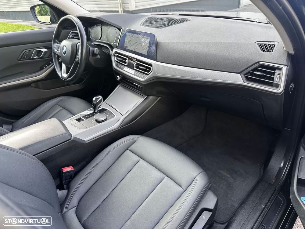 BMW 318 d Aut. Sport Line - 44